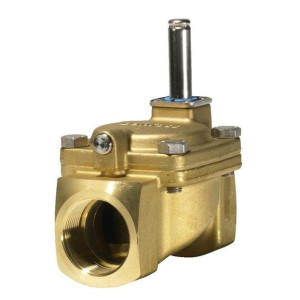 Danfoss 032U7536 Valvula Solenoide EV220B, 1-1/2 pulg, NPT, NC, 2 Way