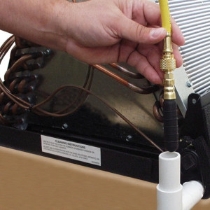 Uniweld 40040 Nitrogen Sludge Sucker and Blaster Kit with Metal Carrying Stand for 40 Cubic Feet Nitrogen Tank. It does not include the Nitrogen Tank
RHP400 40061 H2SSM  BG1